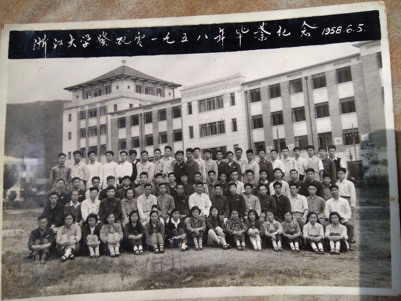 5bd32188b8b76.jpg